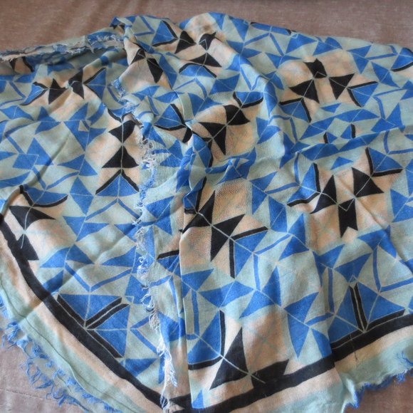 Twist & Tango Scarf - Picture 1 of 3